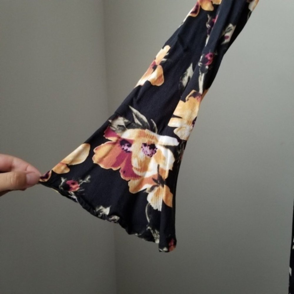 Kendall & Kylie floral cut out dress Medium - Picture 5 of 6